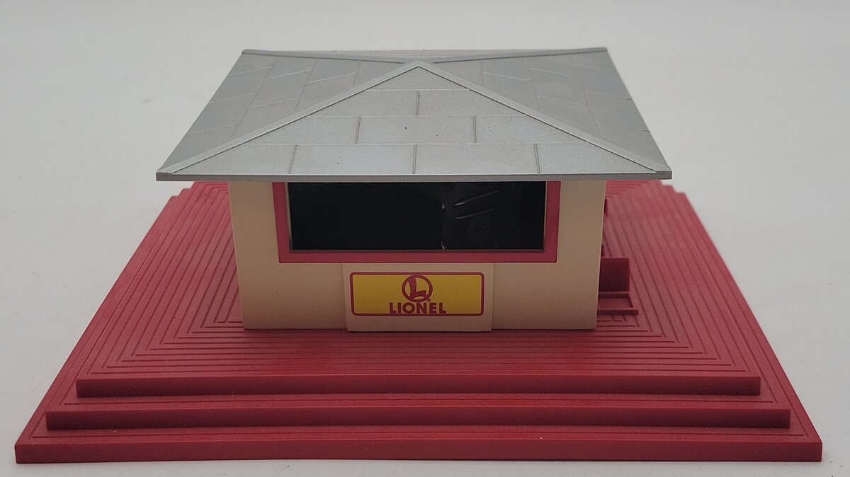 Lionel 6-12962 O Gauge Passenger Service Center with Operating Whistle EX/Box