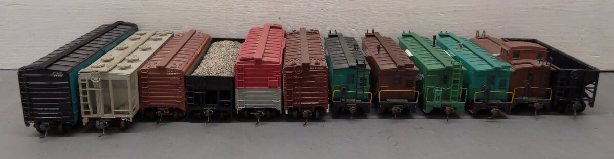 AHM & Other HO Scale Freight Cars [12] EX