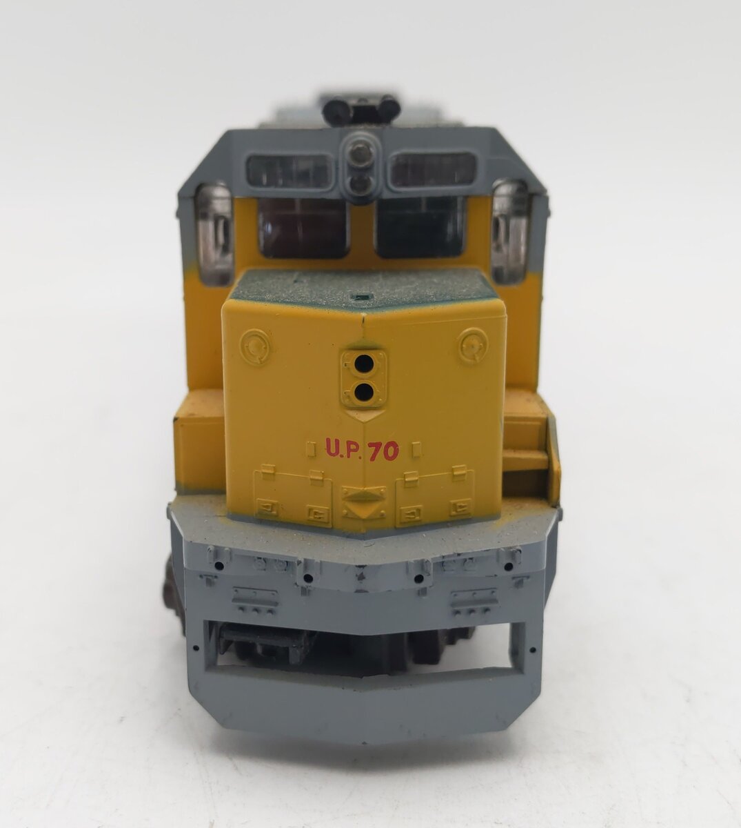 Athearn 70 HO Scale Union Pacific EMD-DD40 Two-Motor Diesel Locomotive #70 EX