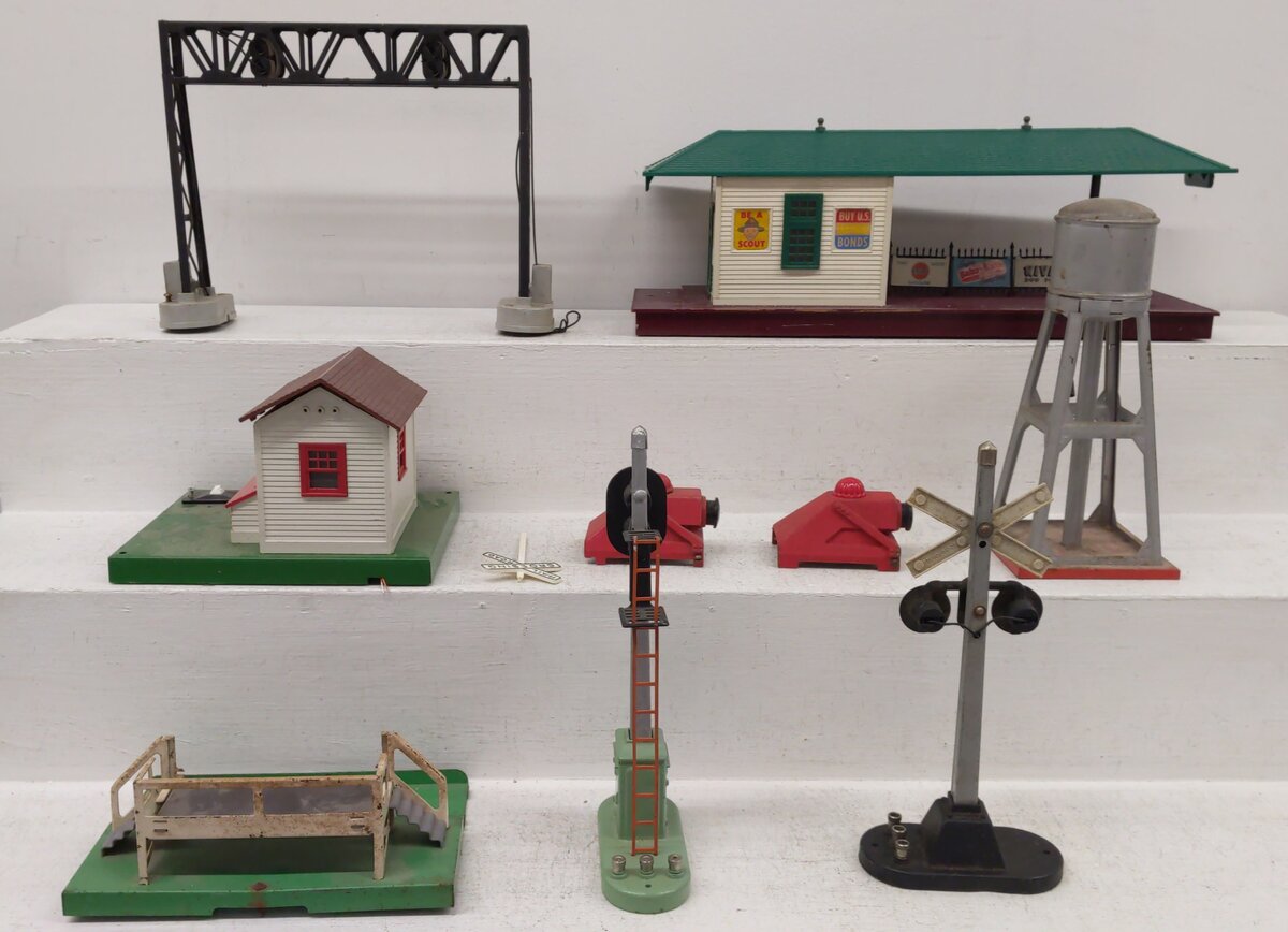 Lionel Vintage O Signals, Station & Water Tower: 154, 260, 450, 257 [9] VG