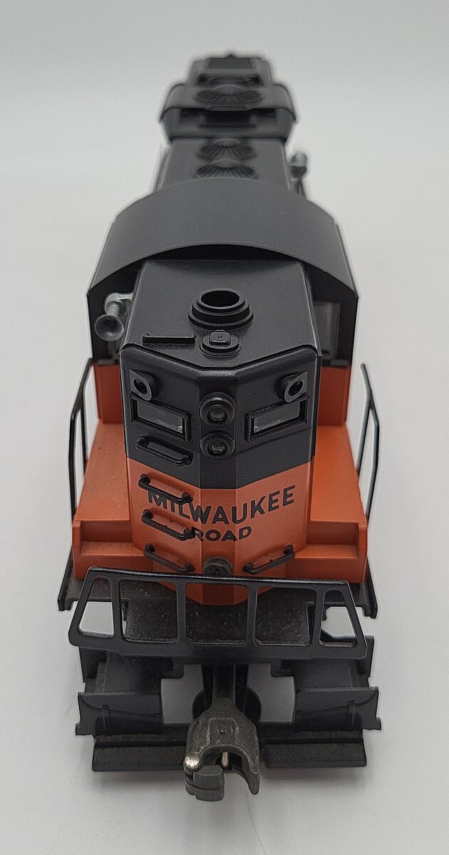 Lionel 6-18500 O Gauge Milwaukee Road GP9 Diesel Locomotive #8500 EX/Box