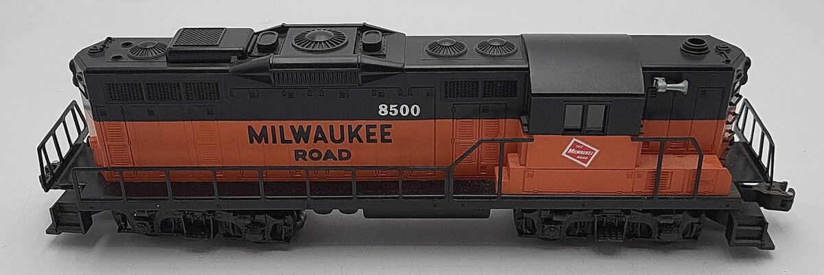 Lionel 6-18500 O Gauge Milwaukee Road GP9 Diesel Locomotive #8500 EX/Box