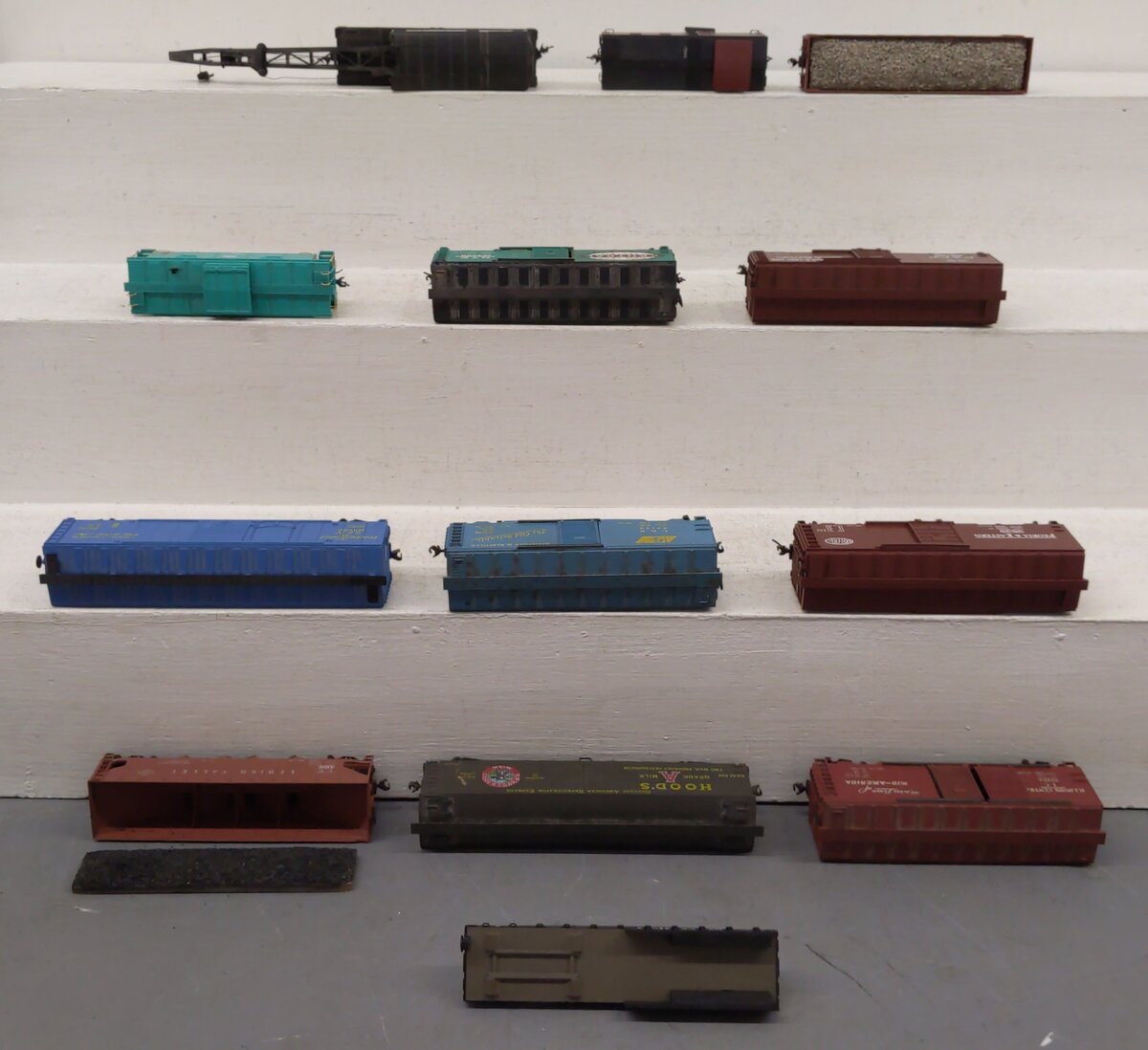 AHM, Atlas, Varney & Other HO Scale Freight Cars [13] VG