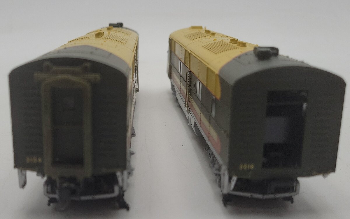 Life Like 7359 N Seaboard E6A/B Diesel Locomotive #3016 & #3104 EX