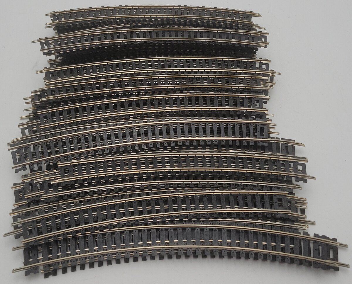 Atlas 0152 HO Scale Code 100 18'R Snap Track (50) EX
