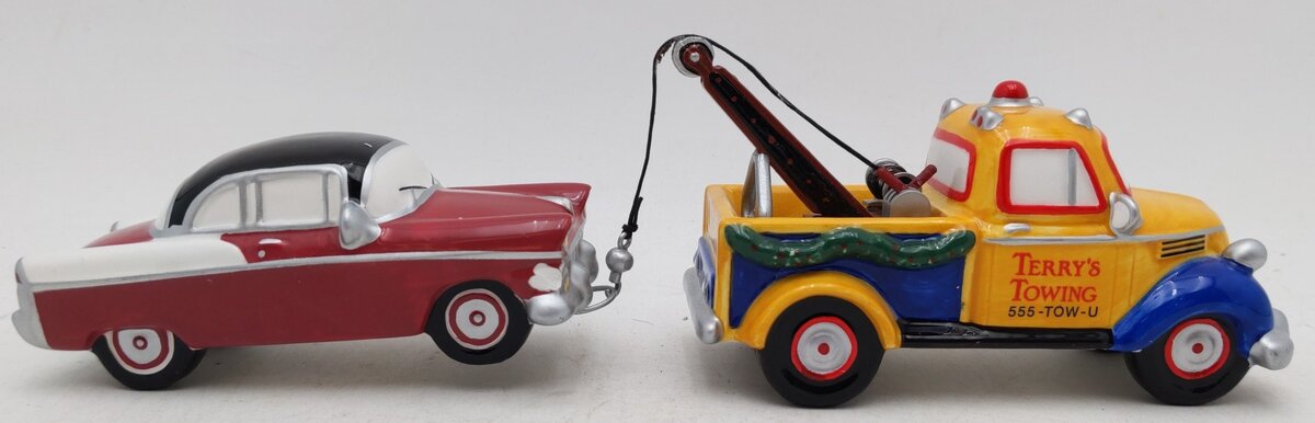 Dept 56 54895 Terry's Towing EX/Box