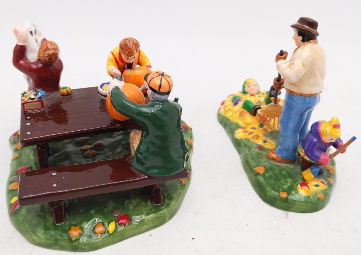 Department 56 56.54982 Preparing For Halloween (Set of 2) EX/Box