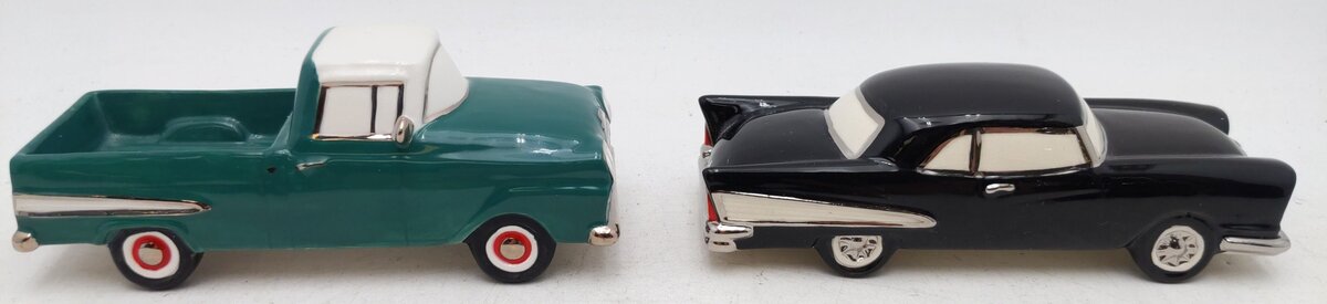 Dept 56 4025331 Snow Village Cars (Set of 2) EX/Box