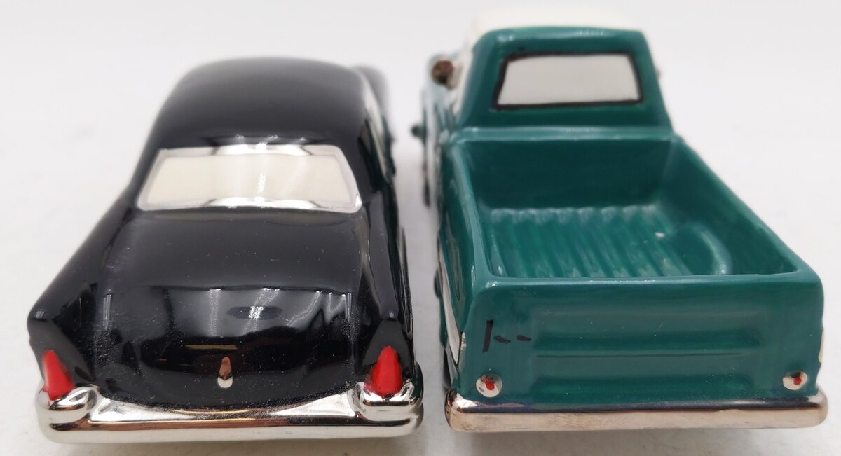 Dept 56 4025331 Snow Village Cars (Set of 2) EX/Box