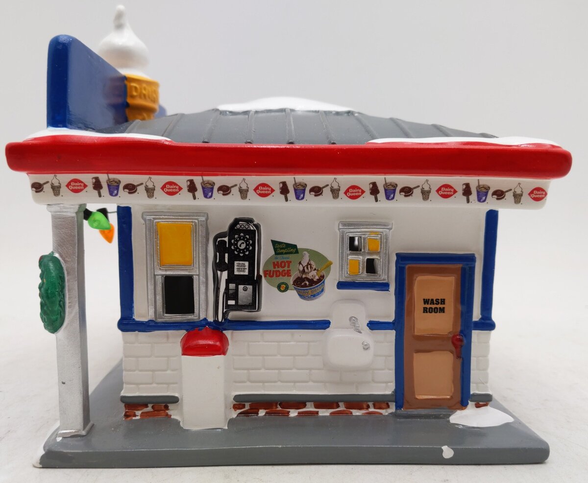 Dept 56 4044855 Snow Village Dairy Queen EX/Box