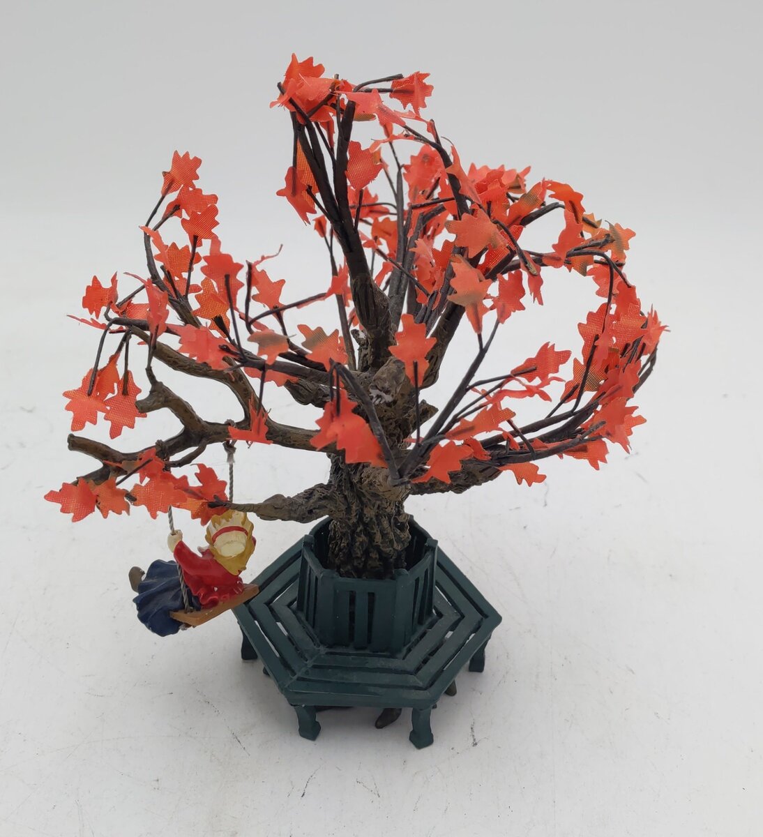 Dept 56 52769 Village Accessories "Swinging Under the Old Oak Tree" Ceramic Sce. EX/Box