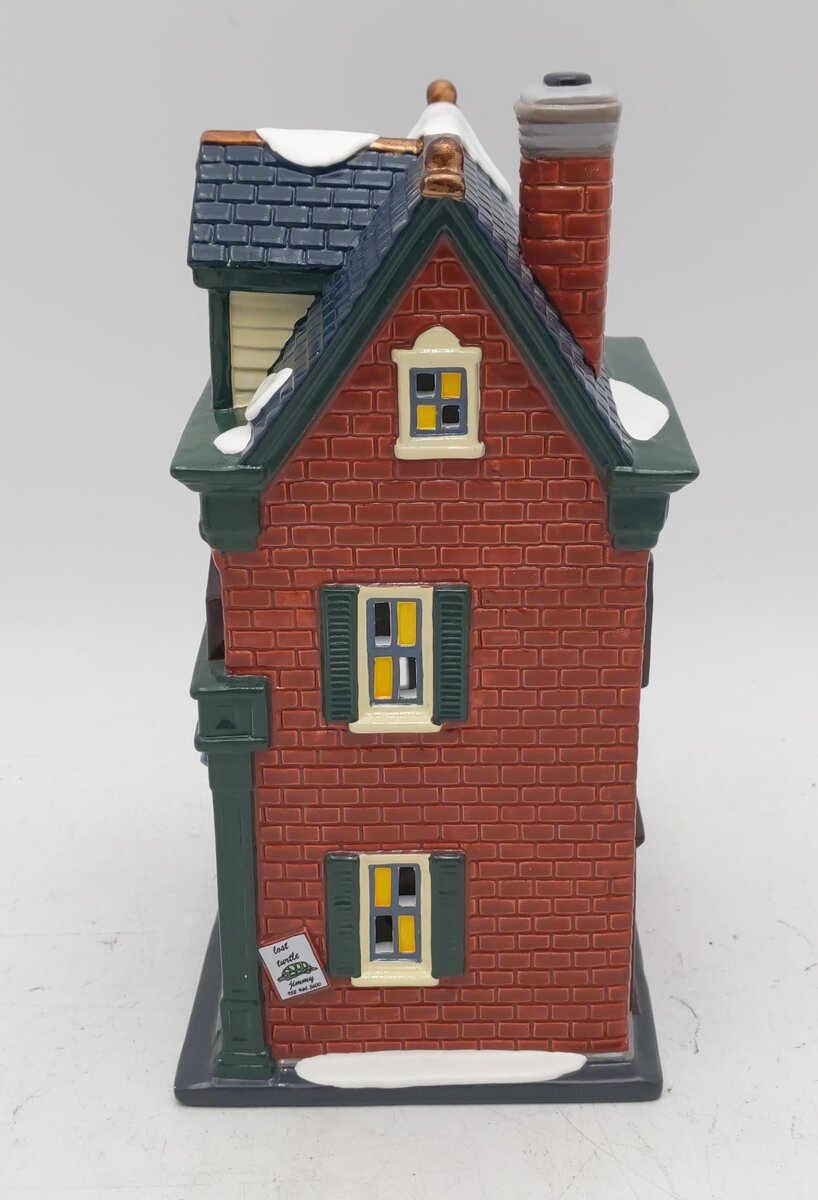 Dept 56 55365 Snow Village "Village Pets - Sales & Service" Ceramic Building LN/Box