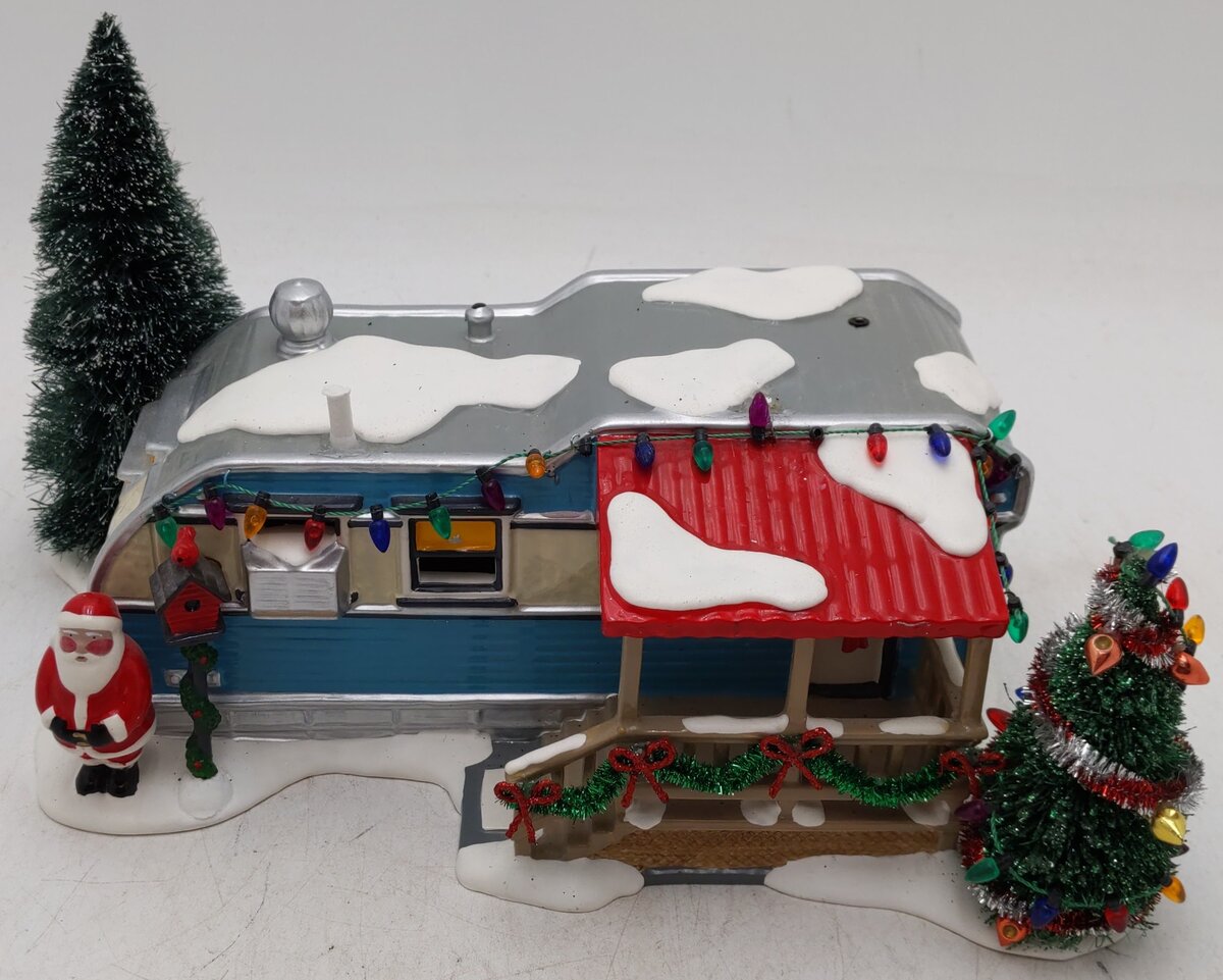 Dept 56 55335 Ceramic "Original Snow Village Collection" Lot 56, Chistmas Court VG