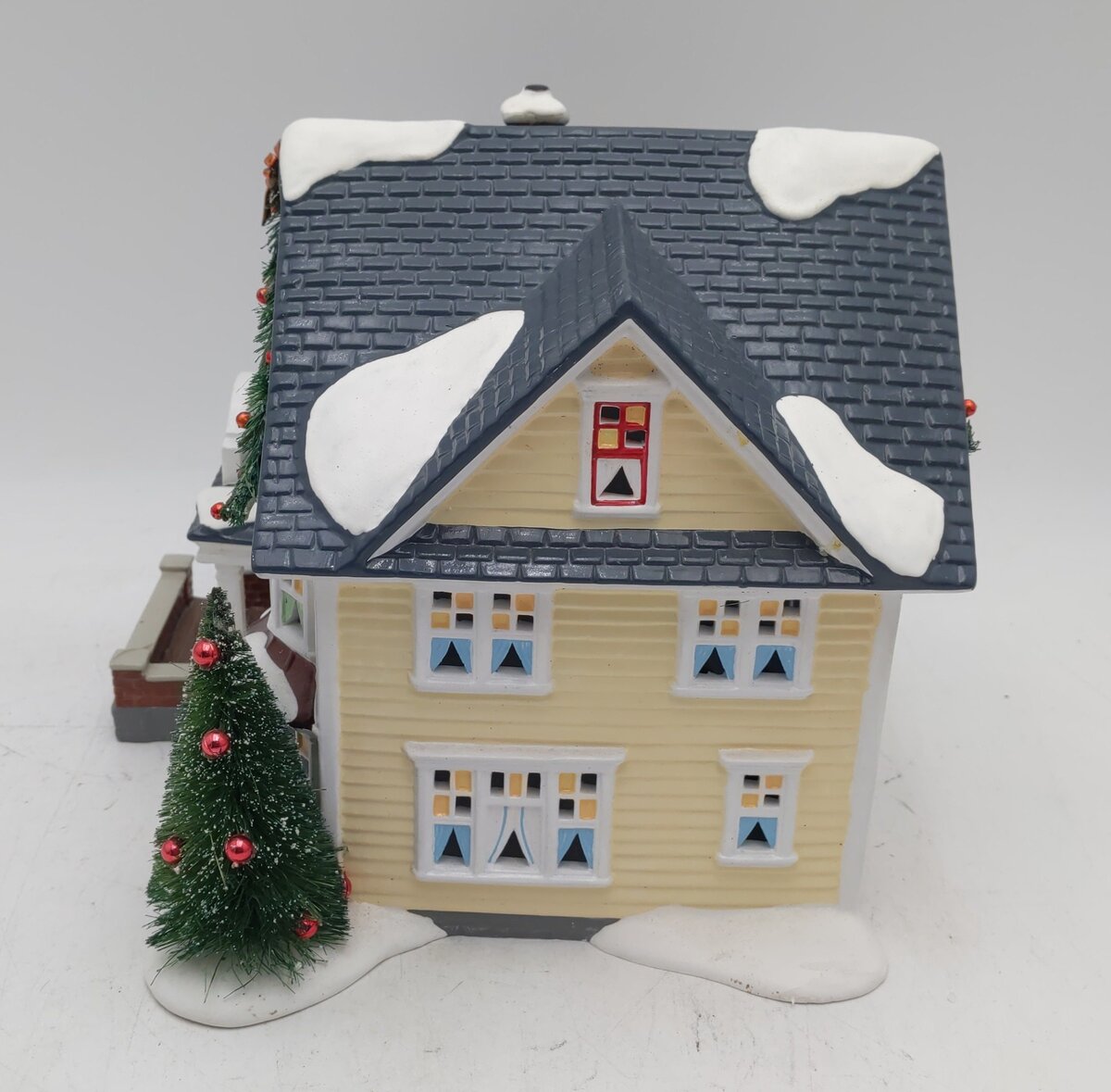Dept 56 56.55622 Snow Village "Miss Mae's Rooming House" Ceramic Building EX/Box