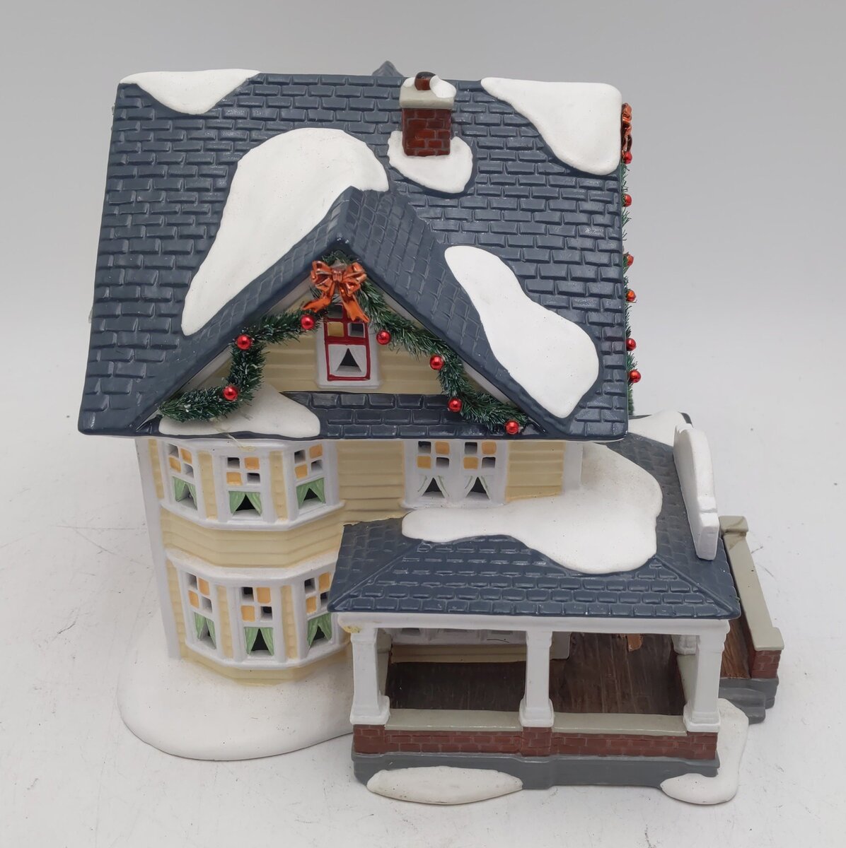 Dept 56 56.55622 Snow Village "Miss Mae's Rooming House" Ceramic Building EX/Box