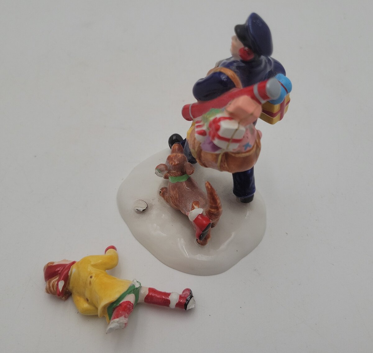 Dept 56 56.55262 Snow Village "Something For Me?" Ceramic Figurine EX/Box