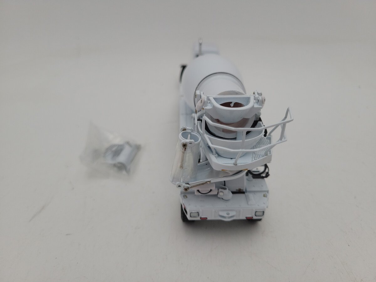 TWH Collectibles TWH075 1:50 Diecast White Oshkosh Revolution Concrete Mixer LN/Box