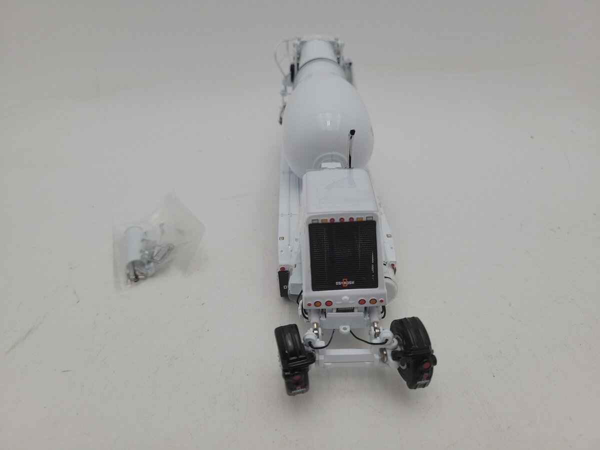 TWH Collectibles TWH075 1:50 Diecast White Oshkosh Revolution Concrete Mixer LN/Box