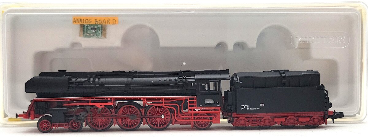 Trix 12119 N DR Class BR 01.5 Steam Locomotive & Tender #010505-6 LN/Box