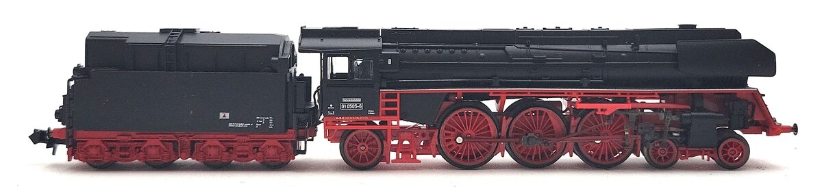 Trix 12119 N DR Class BR 01.5 Steam Locomotive & Tender #010505-6