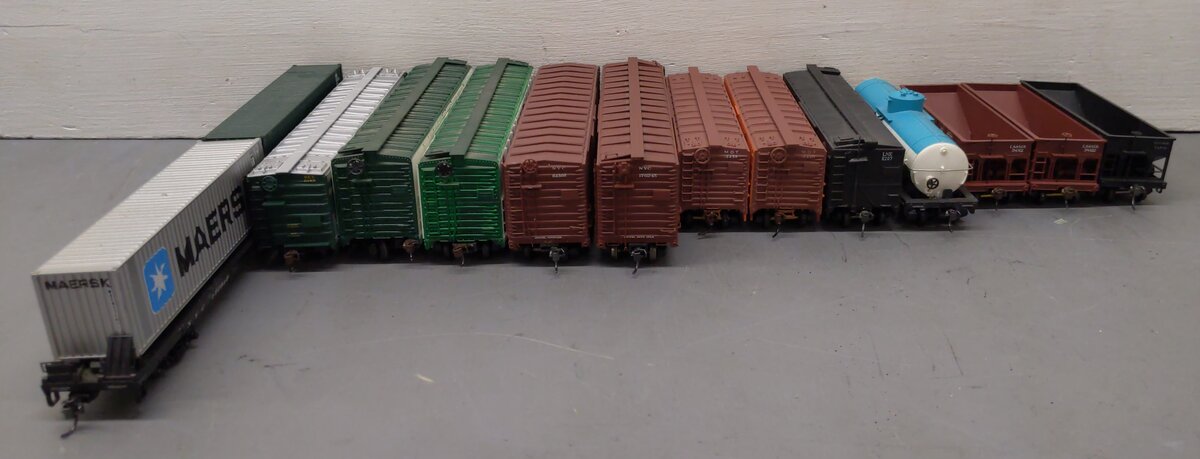 Lionel, Bowser, Tyco & Other HO Scale Freight Cars [13] VG