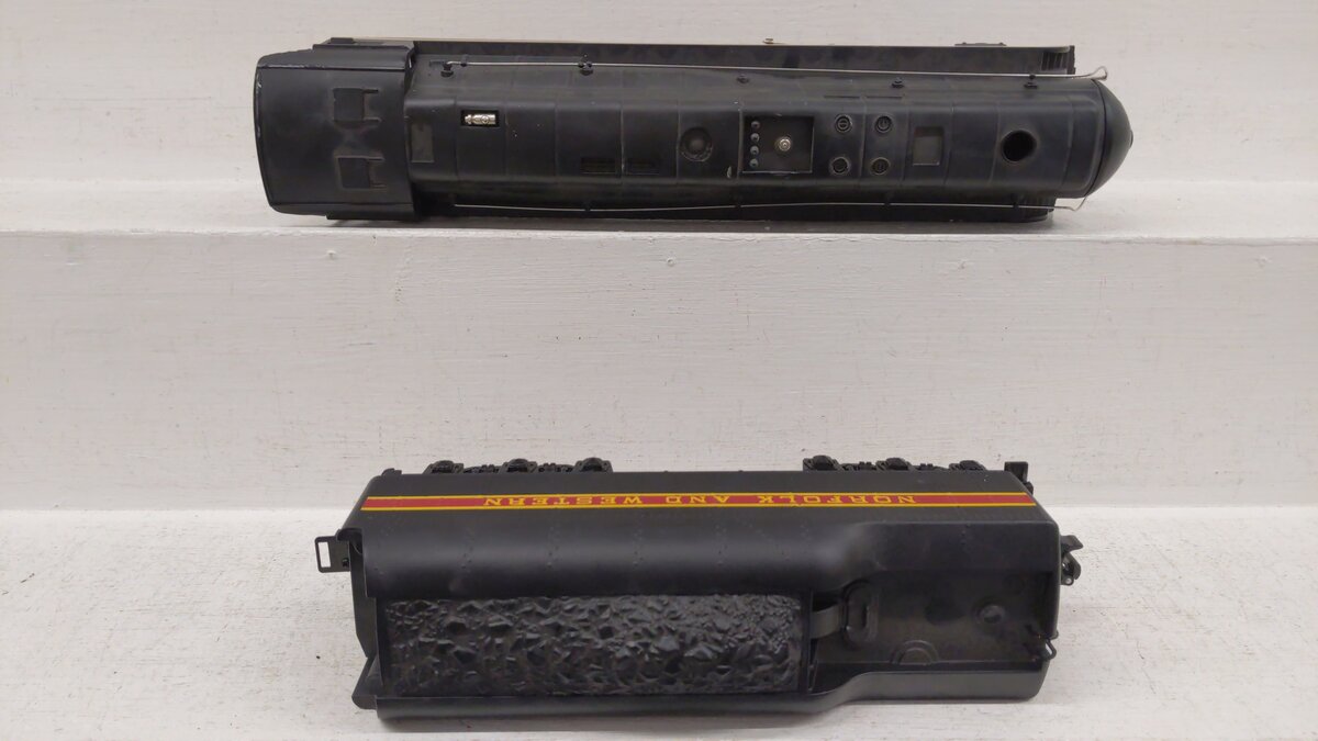 Lionel 6-11106 Postwar Celebration J-Class 4-8-4 Steam Locomotive & Tender #746 VG