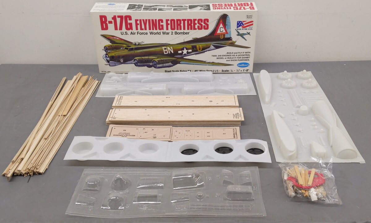 Guillows 2002 1:28 Flying Fortress 45-3/4 Wingspan B17G Military Plane Kit VG/Box