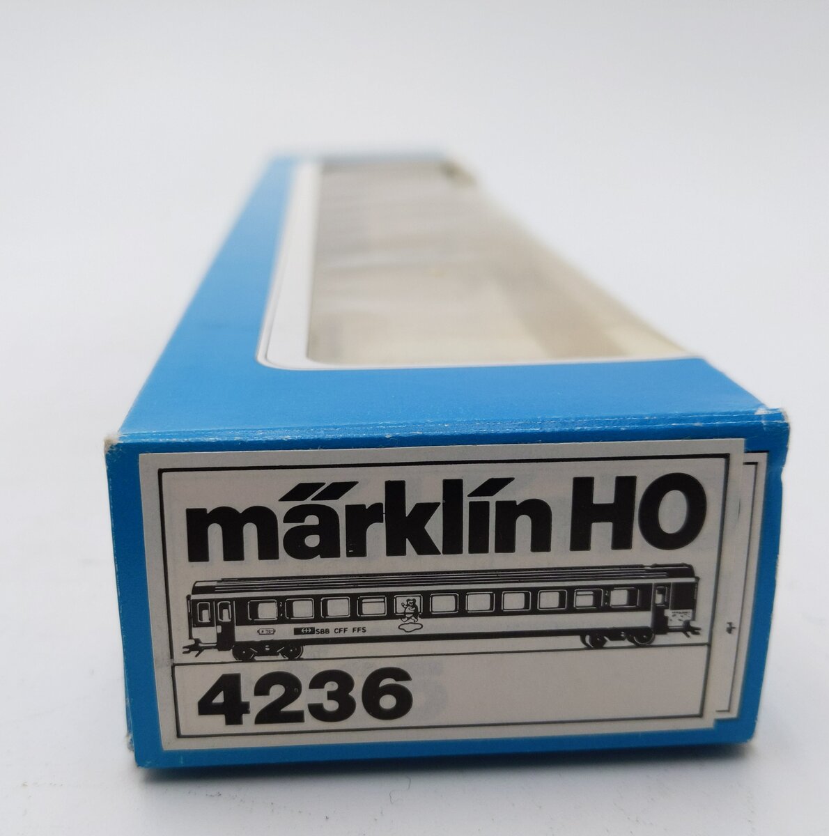 Marklin 4236 HO Scale SBB CFF FFS 2nd Class Passenger Car LN/Box