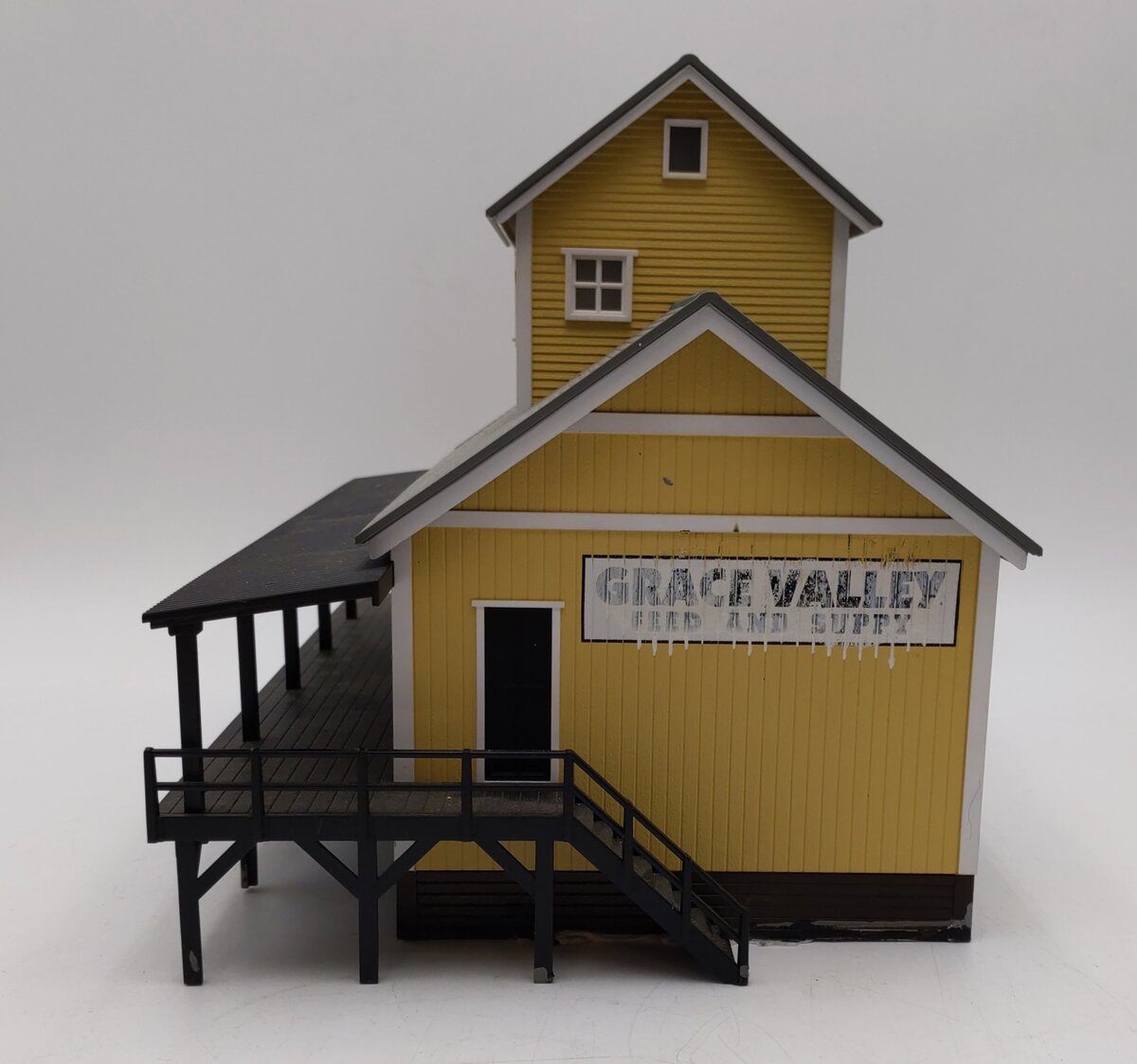 MTH 30-90082 O Grace Valley Feed and Supply Warehouse VG/Box