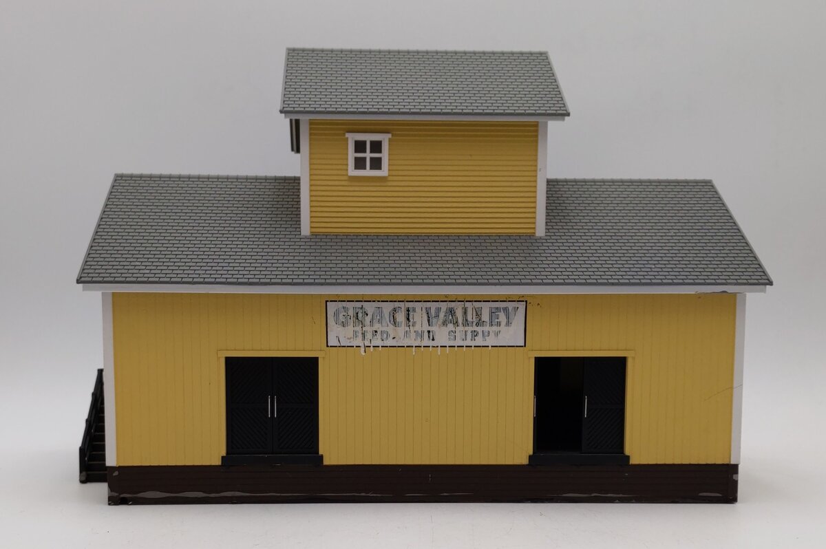 MTH 30-90082 O Grace Valley Feed and Supply Warehouse VG/Box