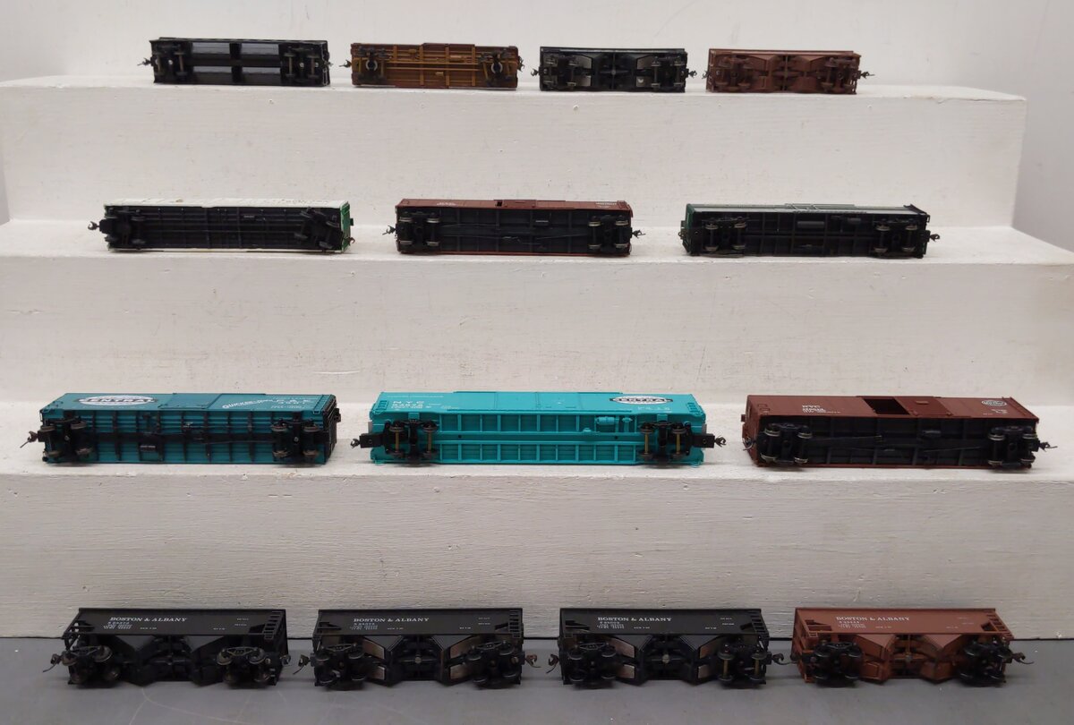 Lionel & Other HO Scale Freight Cars [14] VG