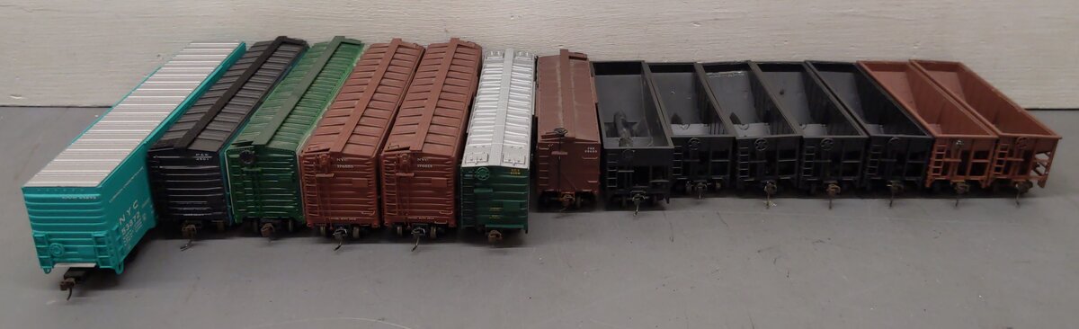 Lionel & Other HO Scale Freight Cars [14] VG