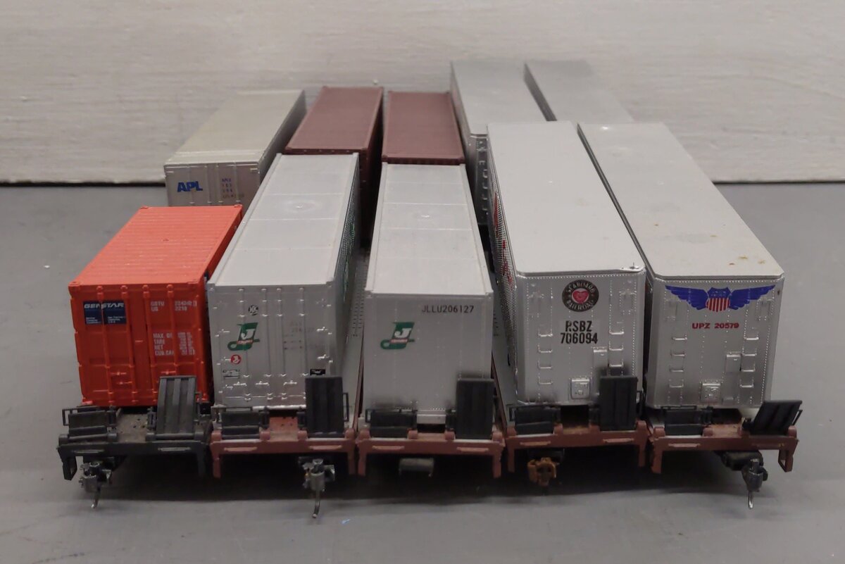 Assorted HO Scale Freight Cars [10] EX