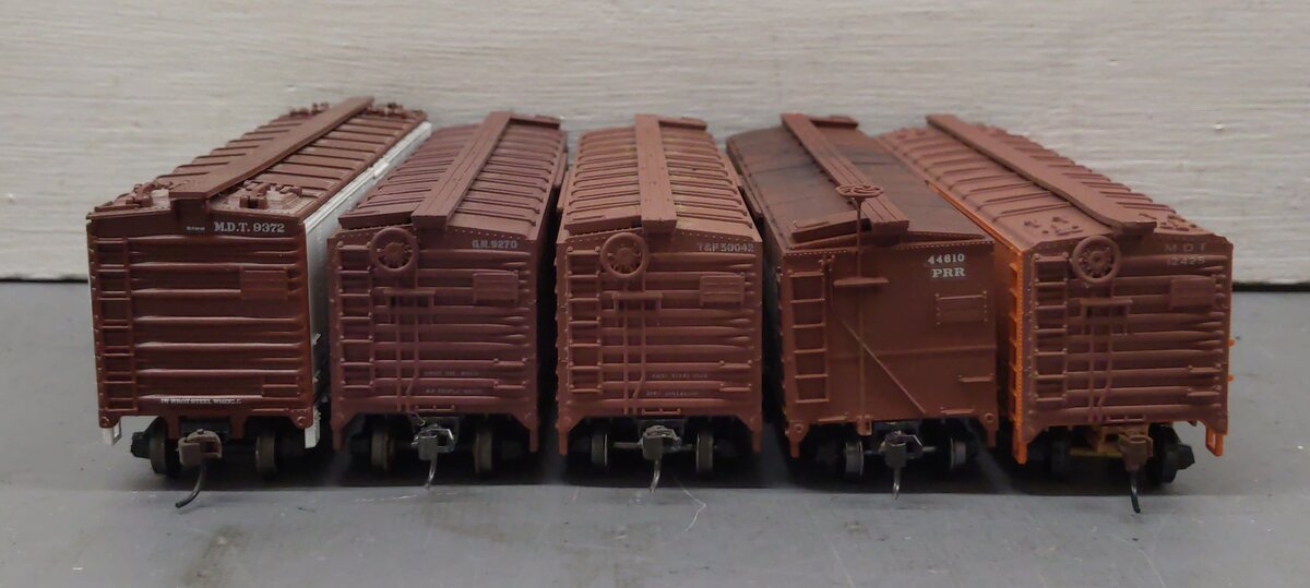 Assorted HO Scale Freight Cars [10] EX