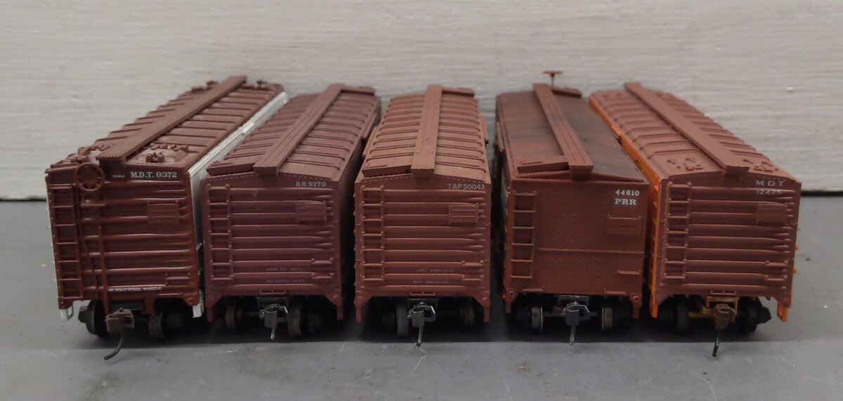 Assorted HO Scale Freight Cars [10] EX