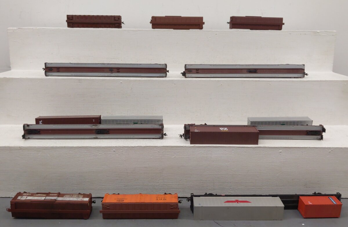 Assorted HO Scale Freight Cars [10] EX