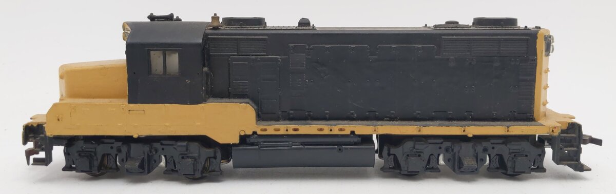 Athearn HO Scale Vintage EMD GP20 Diesel Locomotive - Custom