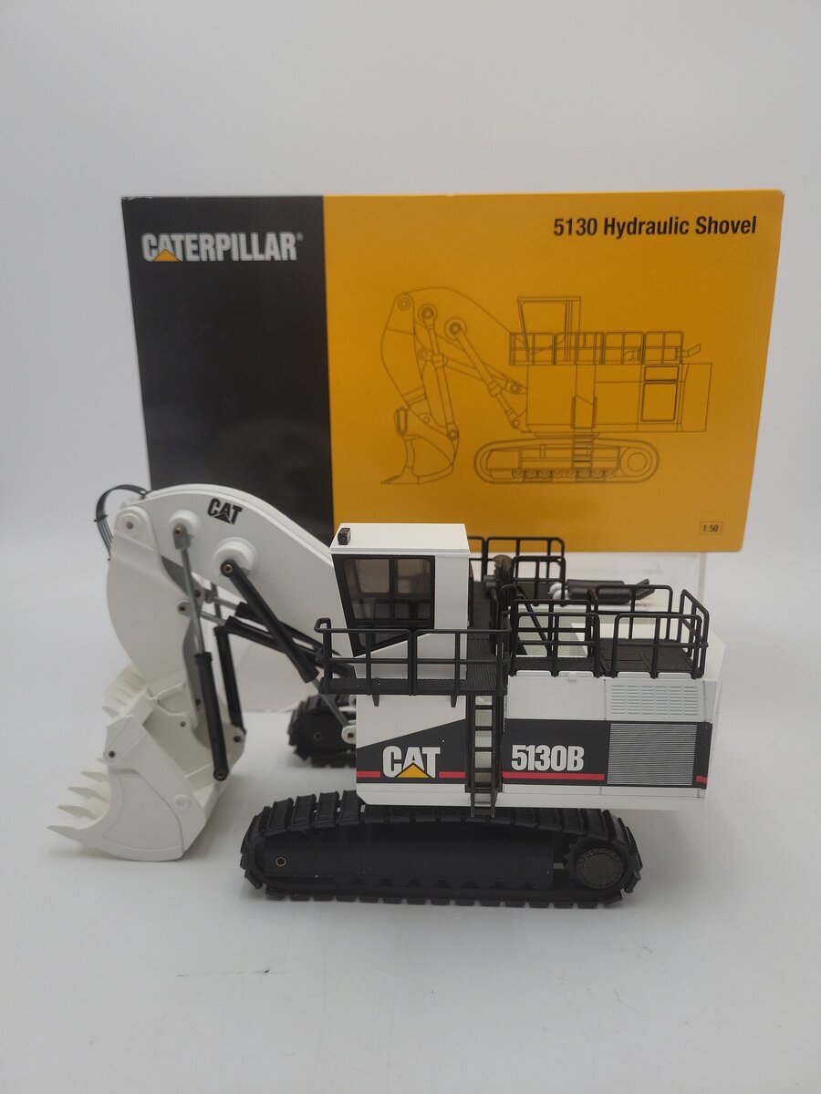 NZG 391 1:50 Diecast White Cat 5130 Hydraulic Shovel W/Movable Arm & Bucket EX/Box