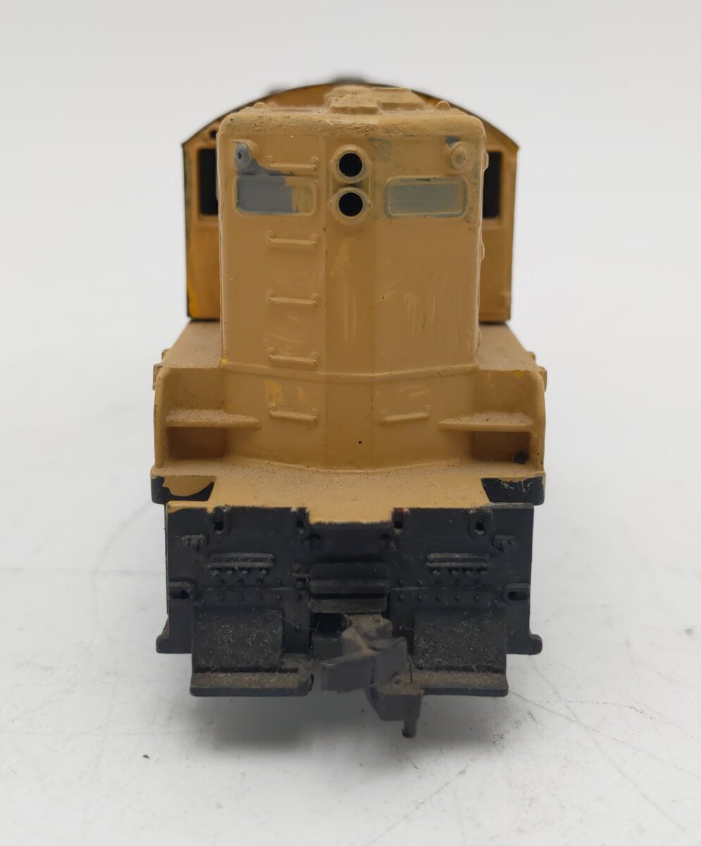Tyco HO Scale Vintage EMD GP9 Diesel Locomotive - Custom