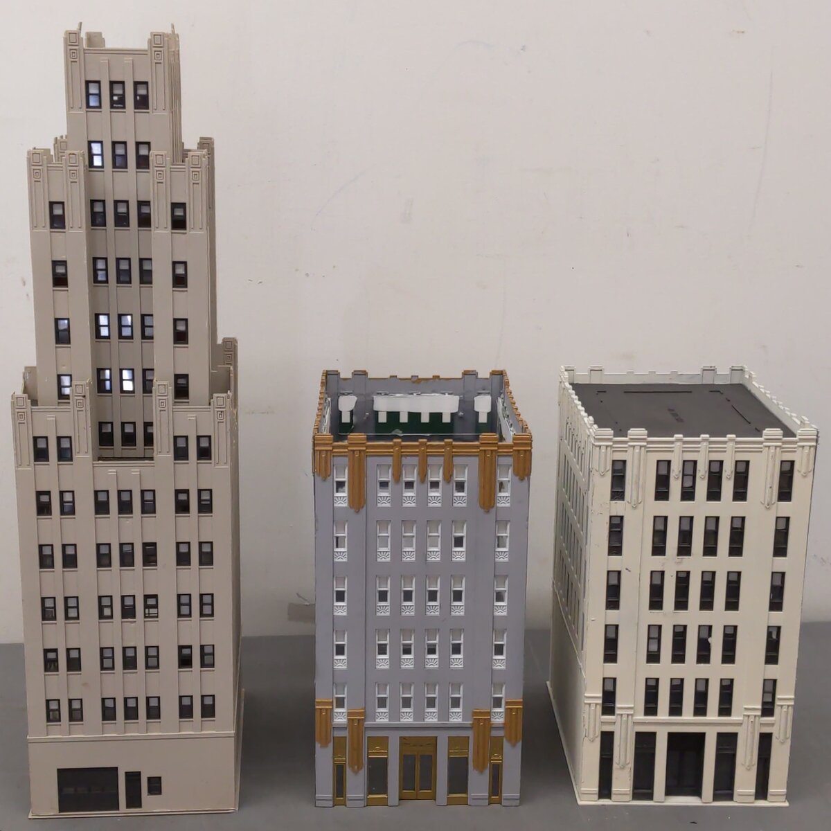 HO Scale Assorted Layout Buildings VG