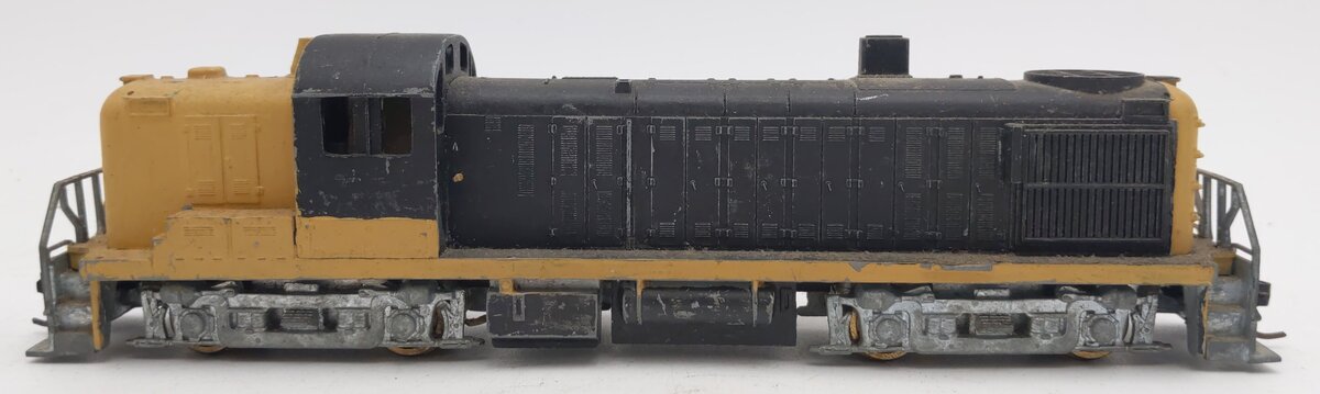 Hobby Town HO Scale Vintage Alco RS-3 Road Switcher Diesel Locomotive - Custom EX