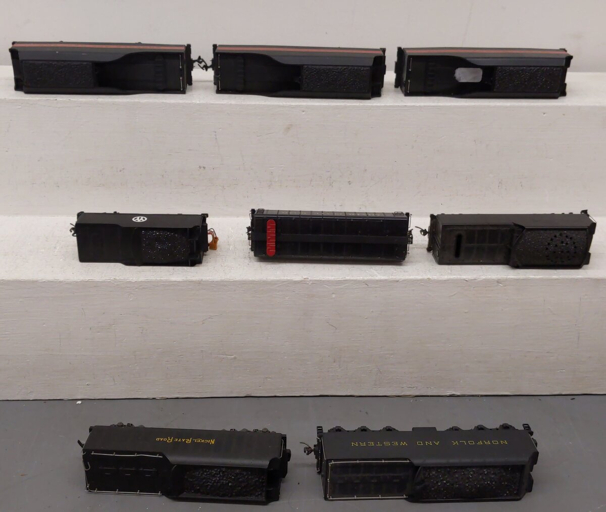 Bachmann & Others HO Scale Assorted Tenders [8] VG