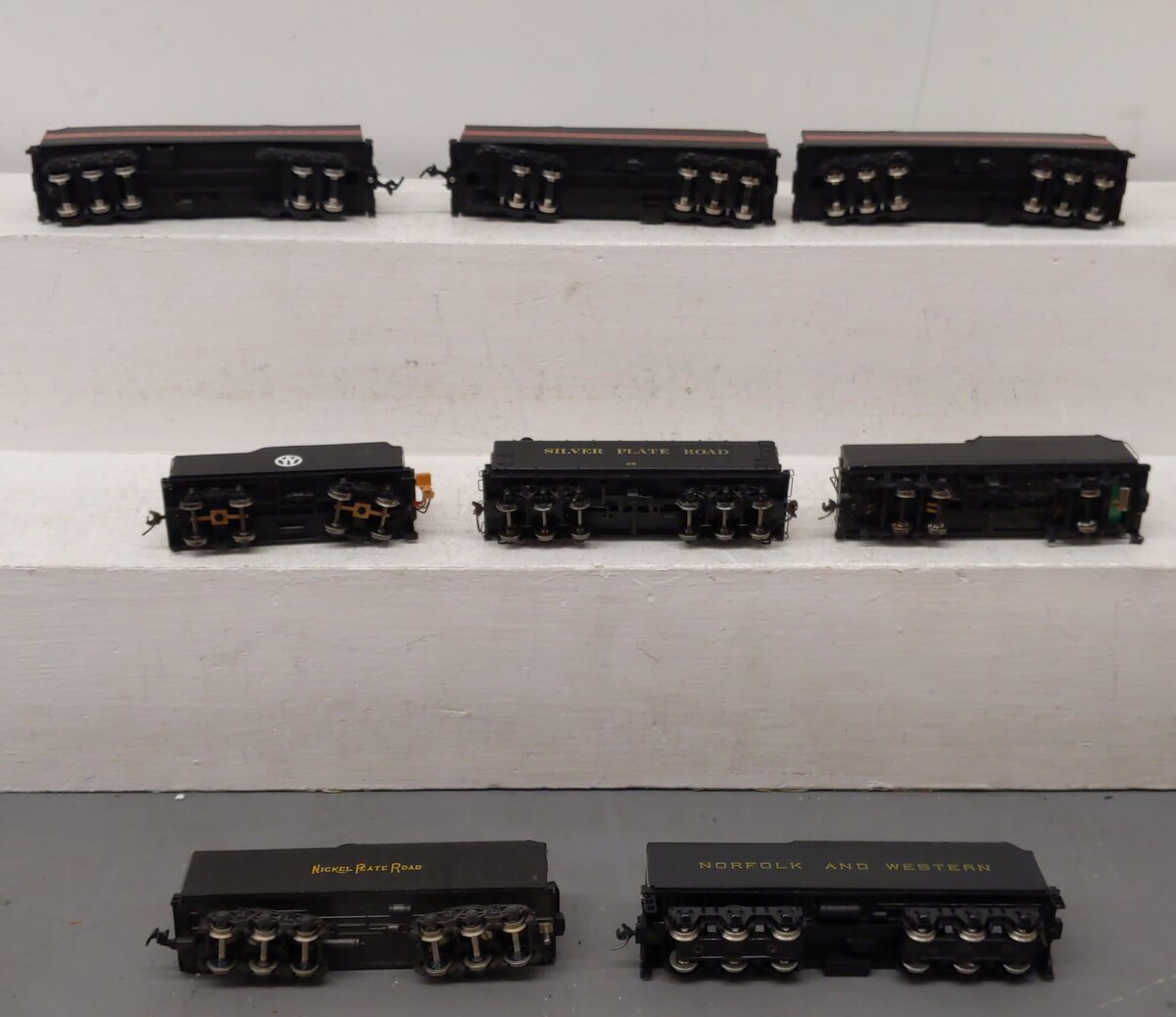 Bachmann & Others HO Scale Assorted Tenders [8] VG