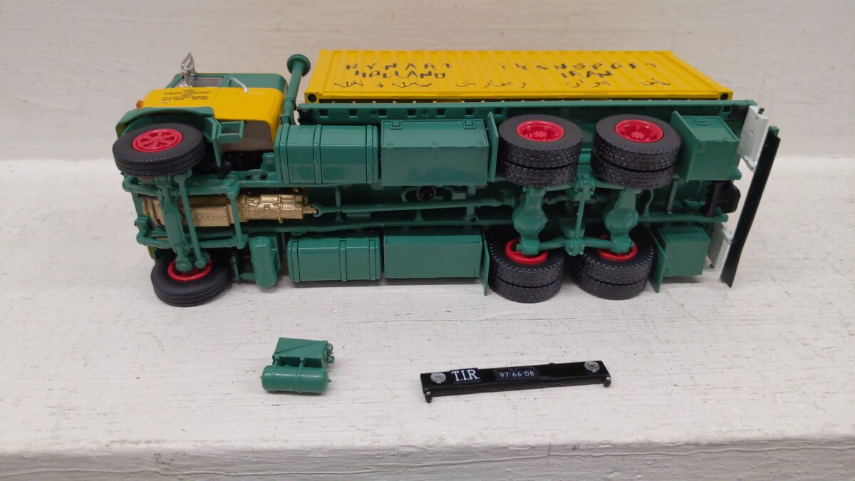 Tekno 71661 1:50 Scale DC Mack F700 Straight Truck W/2 20 Ft Containers Trailer VG/Box