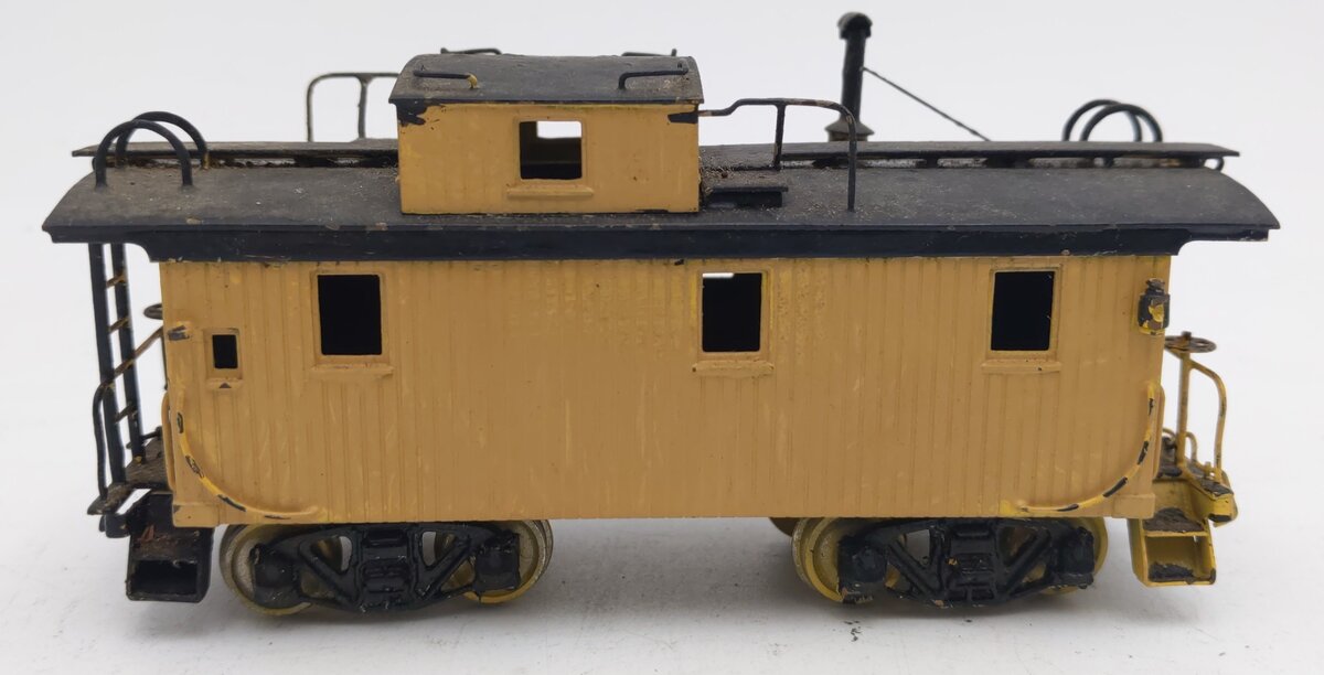 United Scale Models HO Scale BRASS Northern Pacific Wood Caboose - Painted