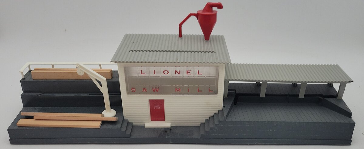 Lionel 6-2301 O Gauge Operating Sawmill EX/Box