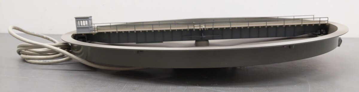 Walthers 933-2829 HO Scale Modern 130' Turntable Cornerstone Built-Up Series EX/Box