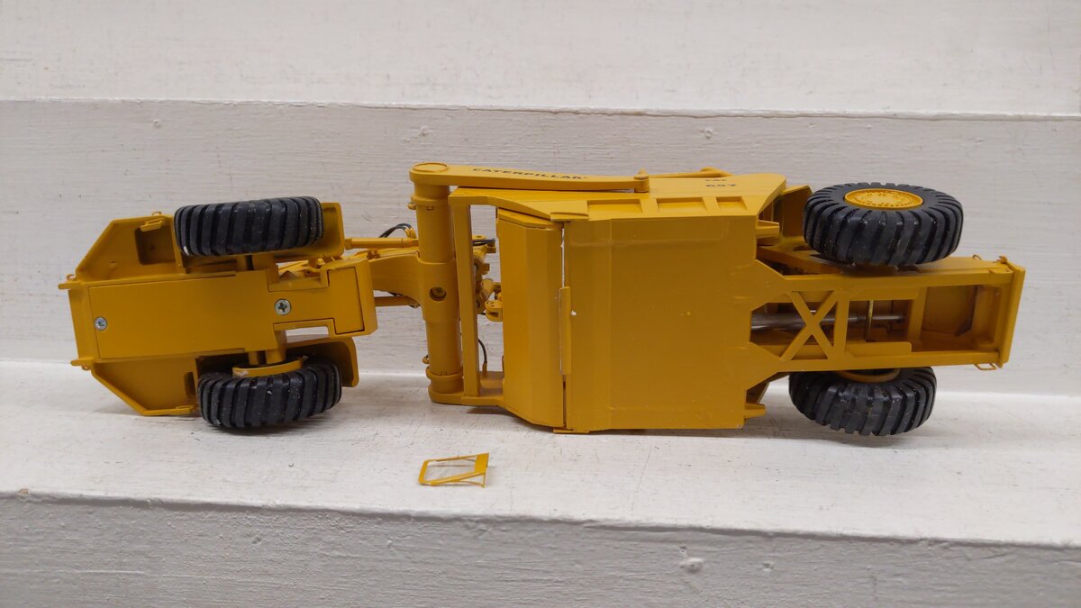 Acme 657 1:50 Scale Early Black Rat Caterpillar CAT657 Scraper Die Cast Model VG/Box