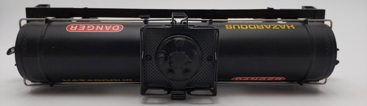 Lionel 6-81674 O Gauge Union Pacific Hazardous Waste Single-Dome Tank Car #28957 EX/Box