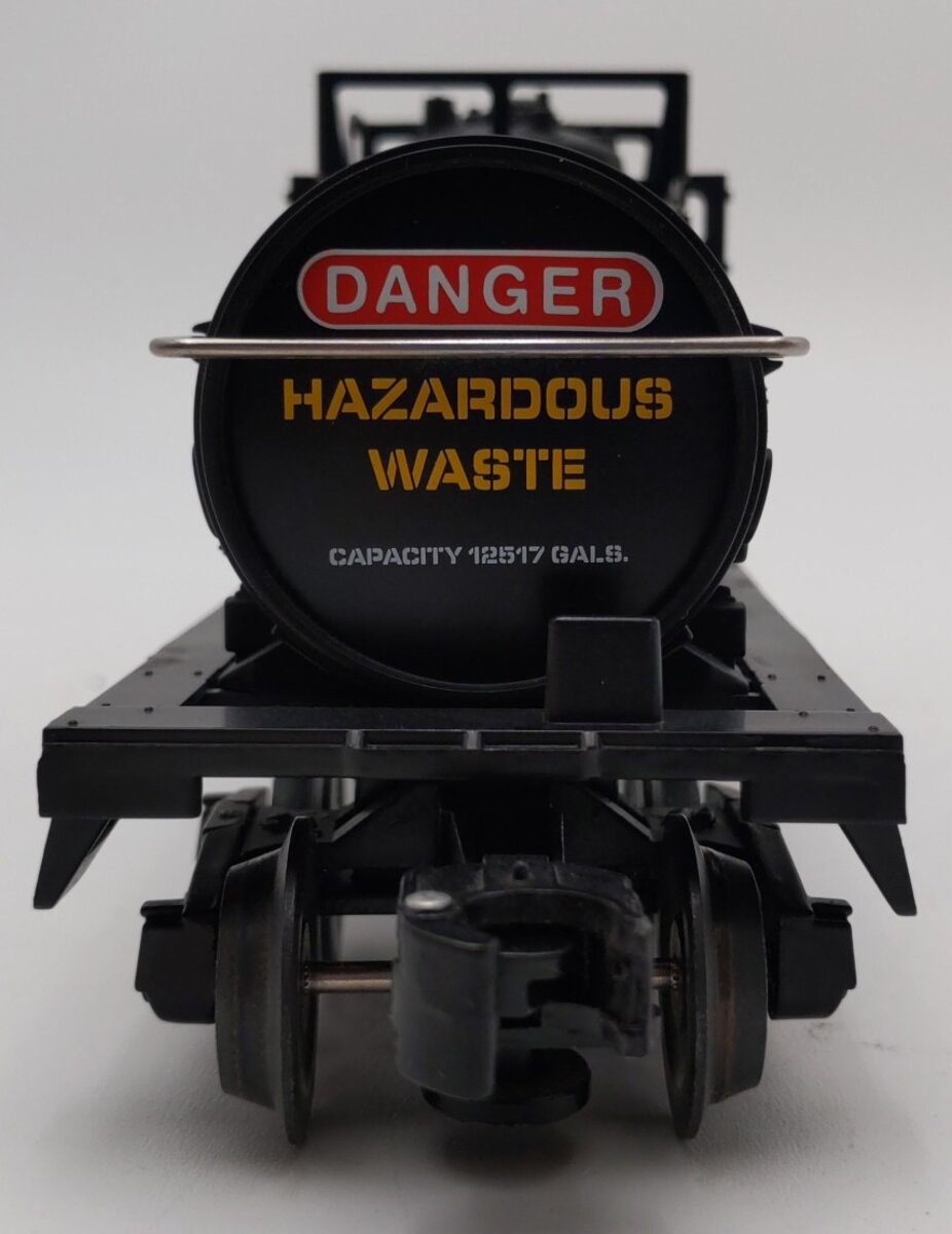Lionel 6-81674 O Gauge Union Pacific Hazardous Waste Single-Dome Tank Car #28957 EX/Box